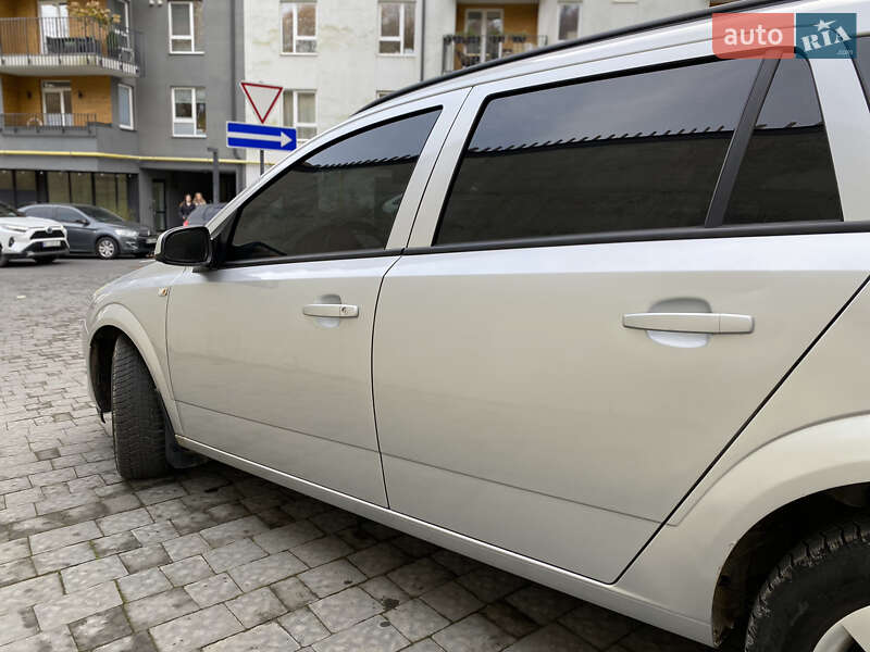 Универсал Opel Astra 2009 в Львове