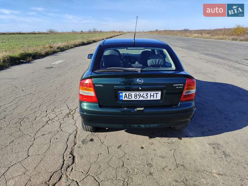 Хэтчбек Opel Astra 1999 в Баре