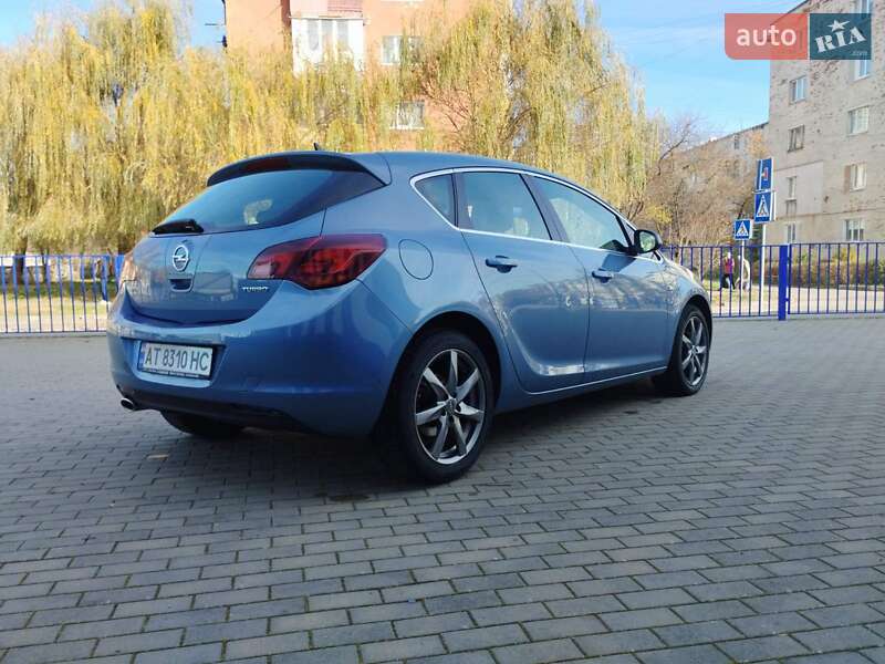 Хэтчбек Opel Astra 2010 в Калуше