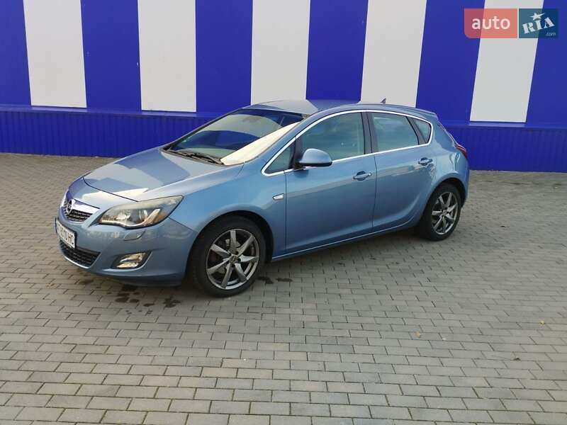Хэтчбек Opel Astra 2010 в Калуше