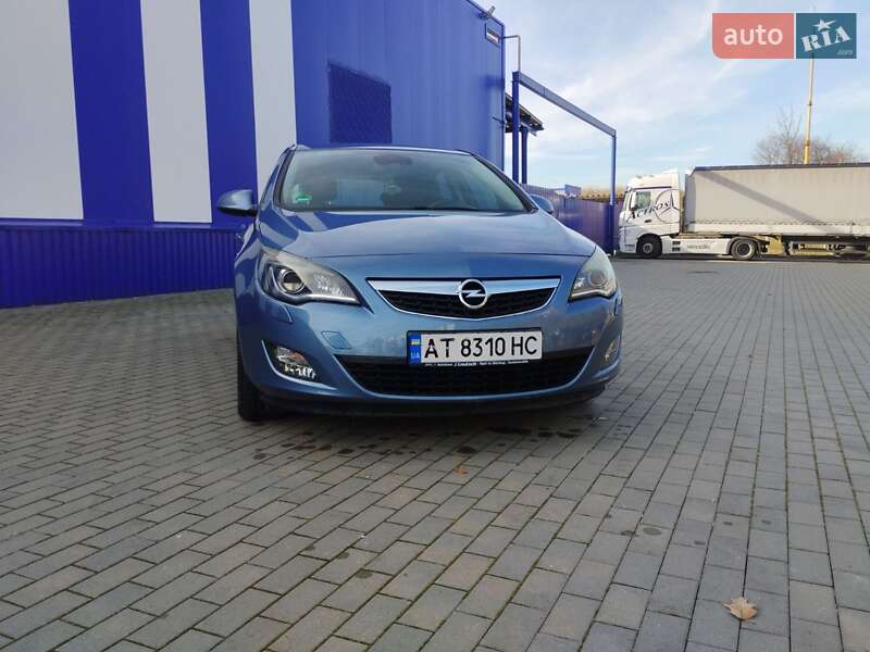 Хэтчбек Opel Astra 2010 в Калуше