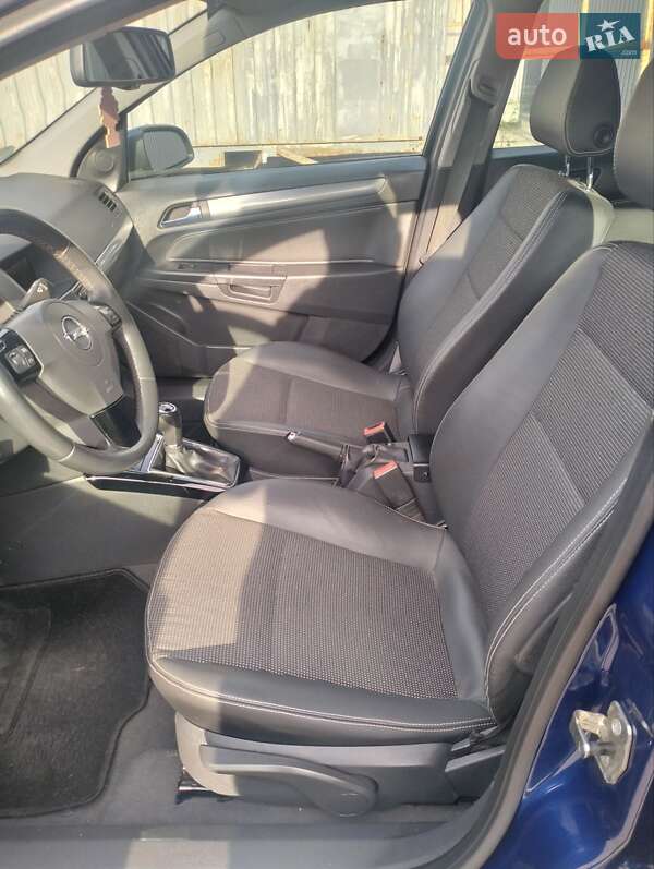 Универсал Opel Astra 2009 в Белой Церкви