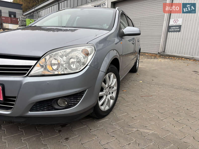 Универсал Opel Astra 2008 в Виннице