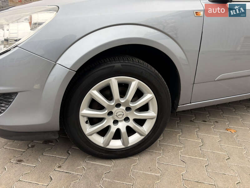 Универсал Opel Astra 2008 в Виннице