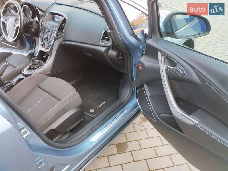 Хэтчбек Opel Astra 2010 в Калуше