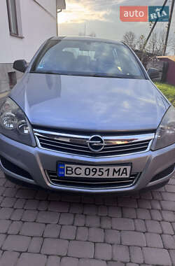 Хэтчбек Opel Astra 2009 в Городке