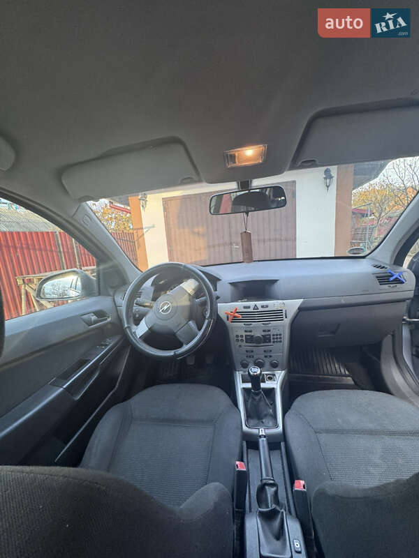 Хетчбек Opel Astra 2009 в Городку