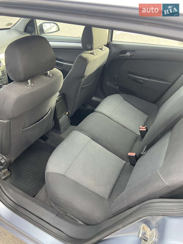 Универсал Opel Astra 2006 в Луцке