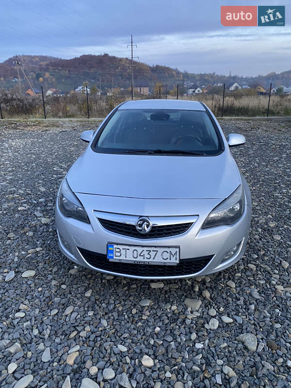 Хэтчбек Opel Astra 2011 в Иршаве фото 5 Хэтчбек Opel Astra 2011 в Иршаве