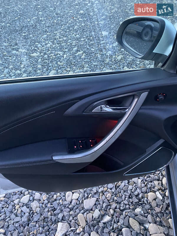 Хэтчбек Opel Astra 2011 в Иршаве фото 9 Хэтчбек Opel Astra 2011 в Иршаве