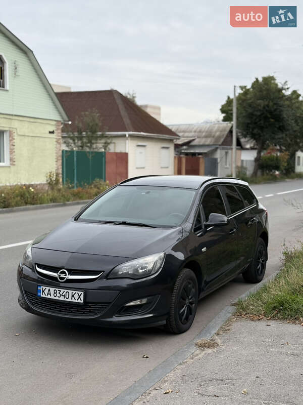 Универсал Opel Astra 2012 в Чернигове