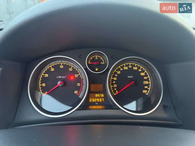 Хэтчбек Opel Astra 2006 в Киеве