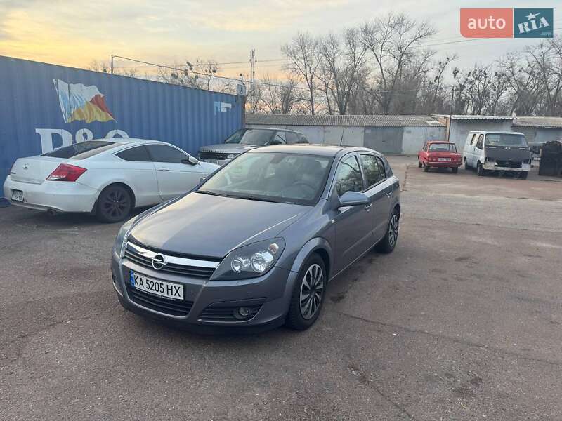 Хэтчбек Opel Astra 2006 в Киеве