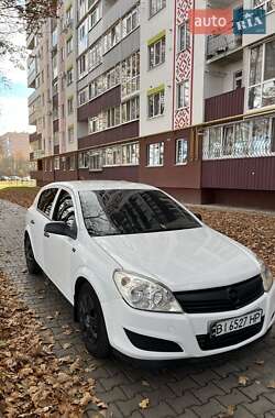 Хэтчбек Opel Astra 2007 в Полтаве