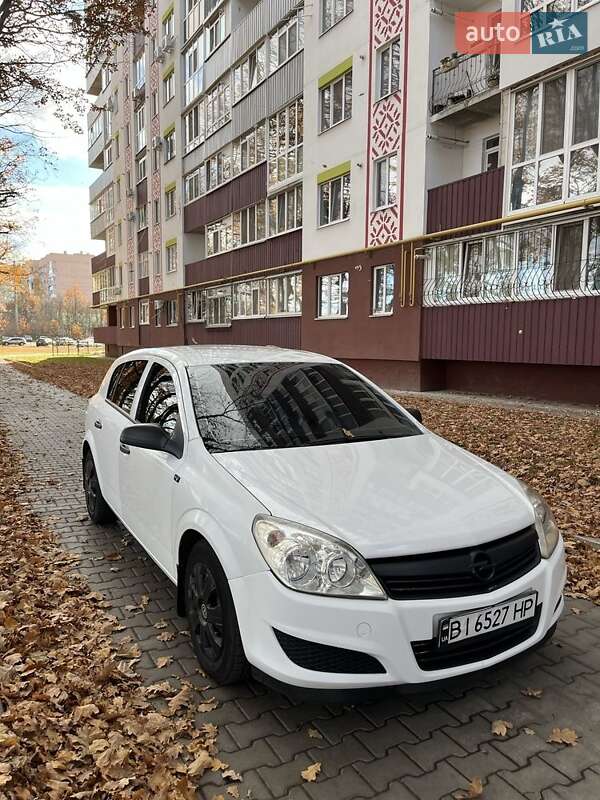 Хэтчбек Opel Astra 2007 в Полтаве