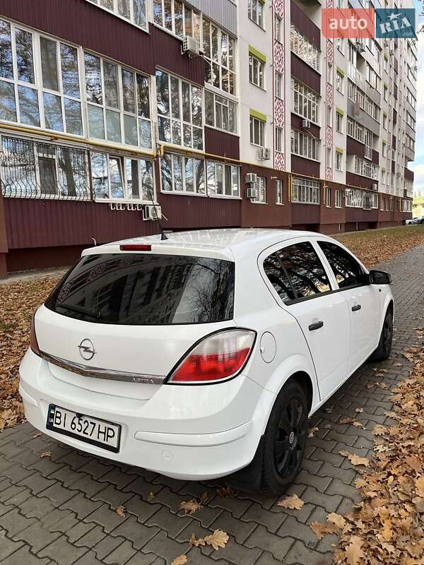 Хэтчбек Opel Astra 2007 в Полтаве