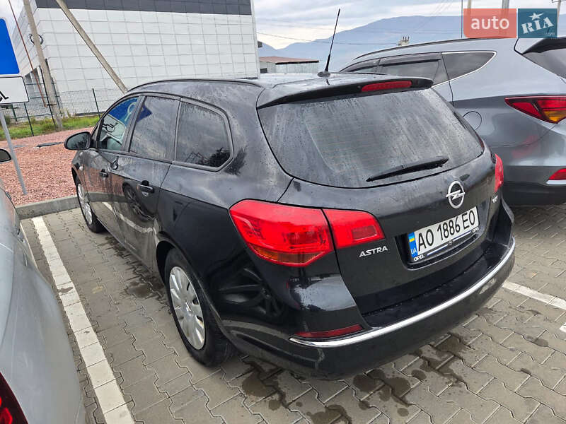 Універсал Opel Astra 2013 в Буштино фото 4 Універсал Opel Astra 2013 в Буштино