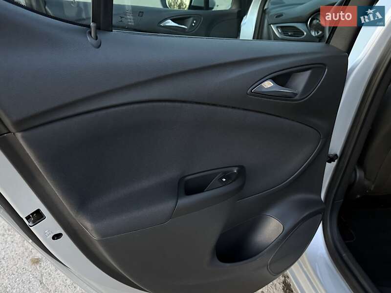 Хетчбек Opel Astra 2015 в Трускавці фото 44 Хетчбек Opel Astra 2015 в Трускавці