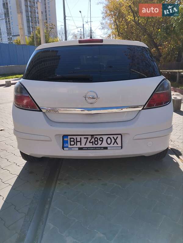 Хэтчбек Opel Astra 2013 в Одессе фото 2 Хэтчбек Opel Astra 2013 в Одессе