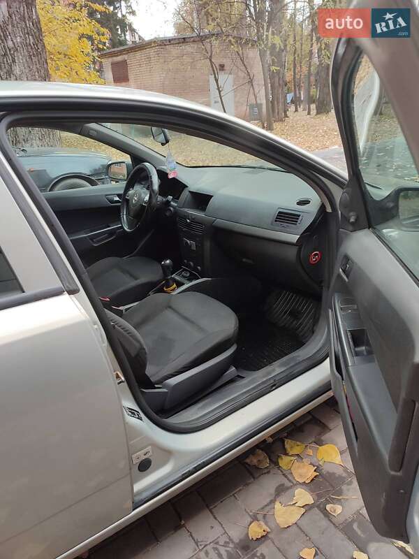 Хэтчбек Opel Astra 2004 в Кривом Роге фото 5 Хэтчбек Opel Astra 2004 в Кривом Роге