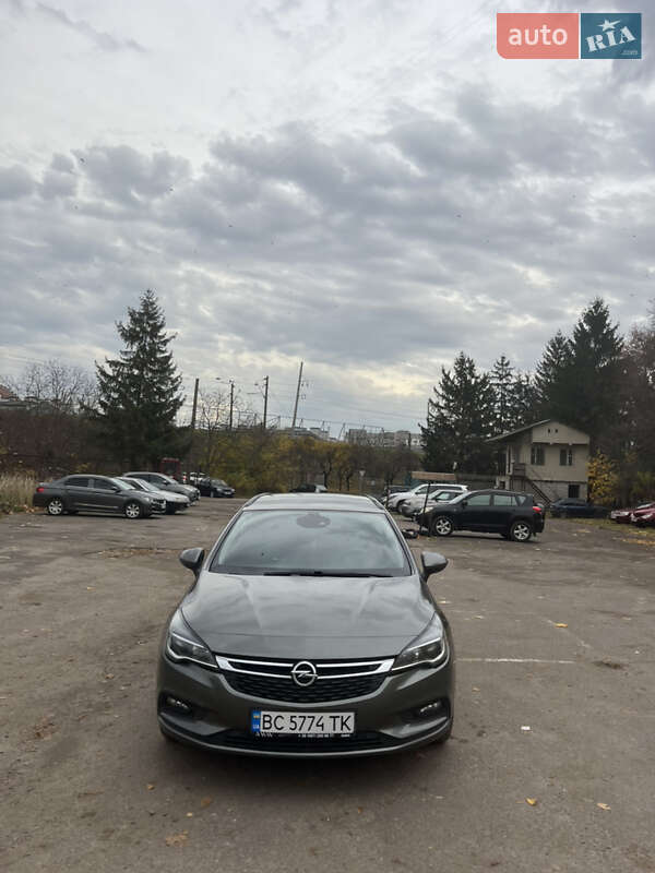 Универсал Opel Astra 2017 в Львове
