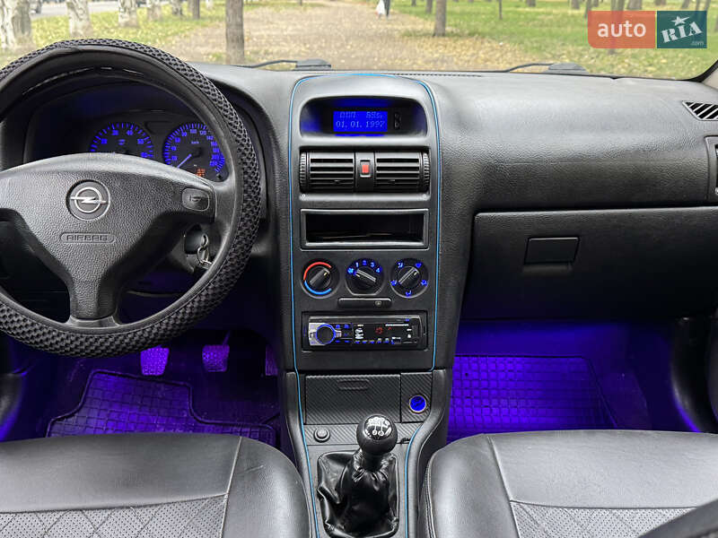 Седан Opel Astra 2007 в Запорожье