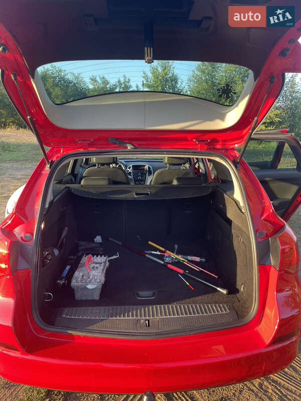 Универсал Opel Astra 2011 в Киеве