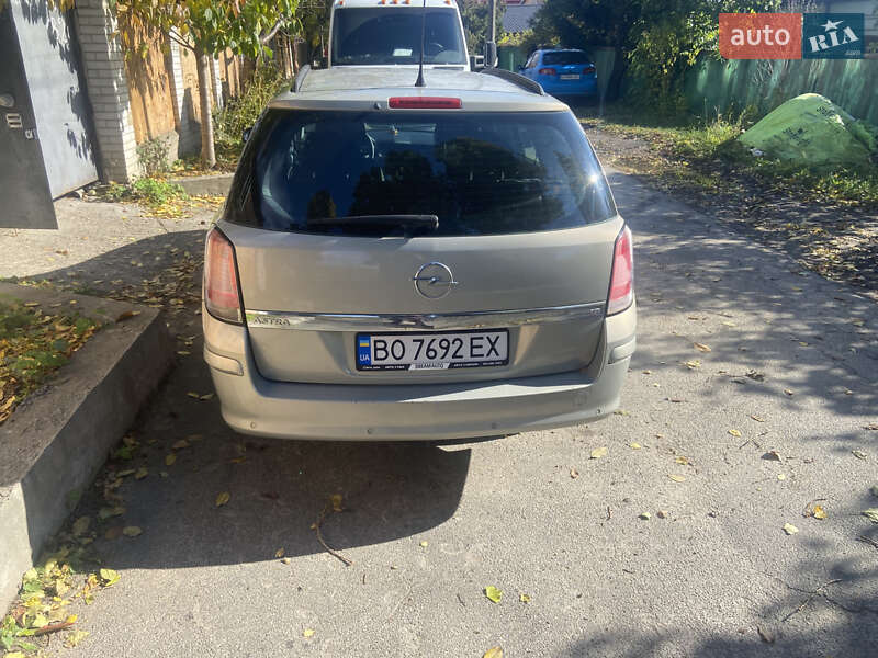 Универсал Opel Astra 2005 в Киеве