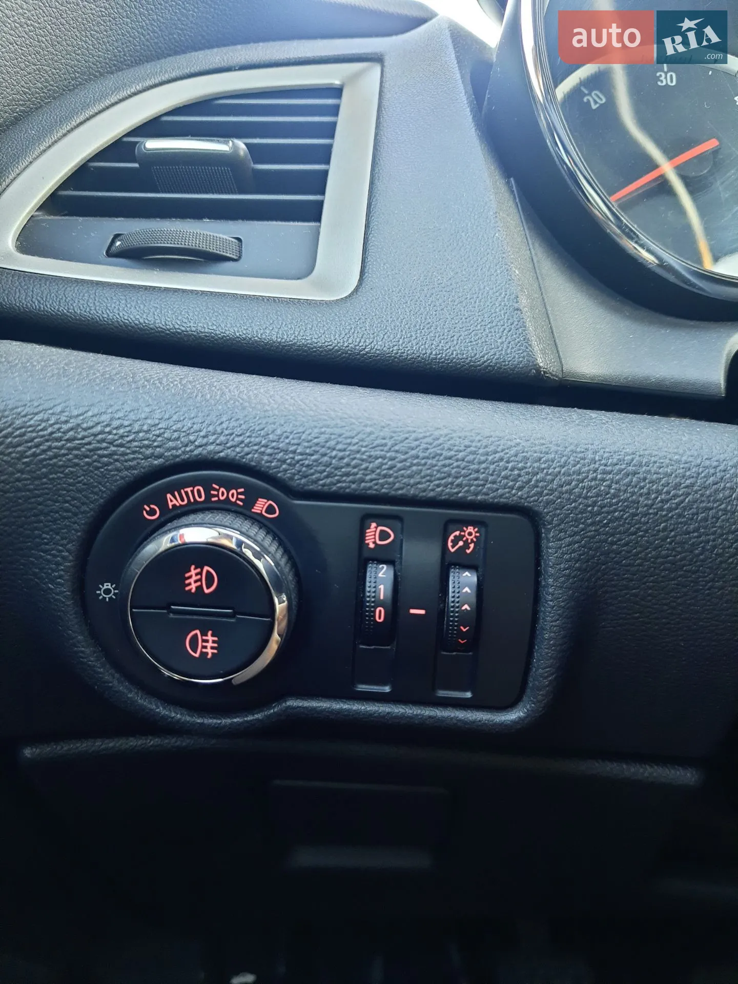 2011 Opel Astra - мініатюра 13