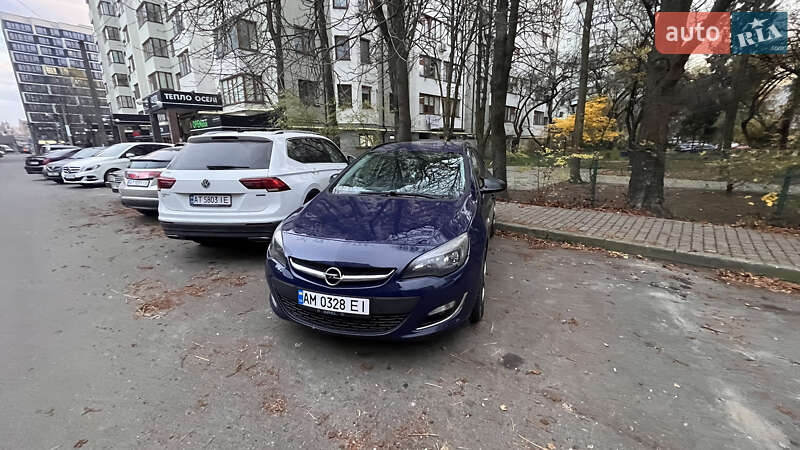 Универсал Opel Astra 2012 в Ивано-Франковске