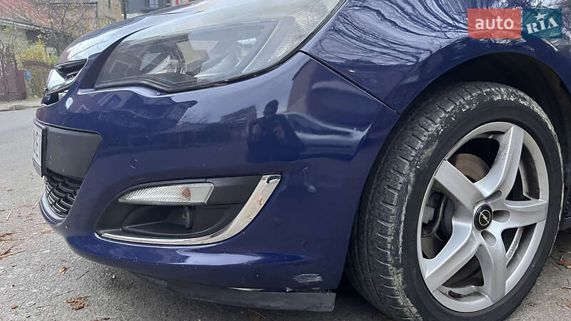 Универсал Opel Astra 2012 в Ивано-Франковске