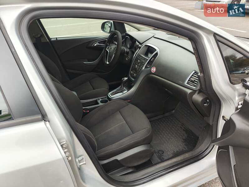 Универсал Opel Astra 2013 в Киеве фото 7 Универсал Opel Astra 2013 в Киеве