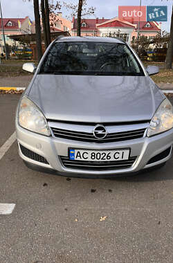 Универсал Opel Astra 2009 в Петропавловской Борщаговке