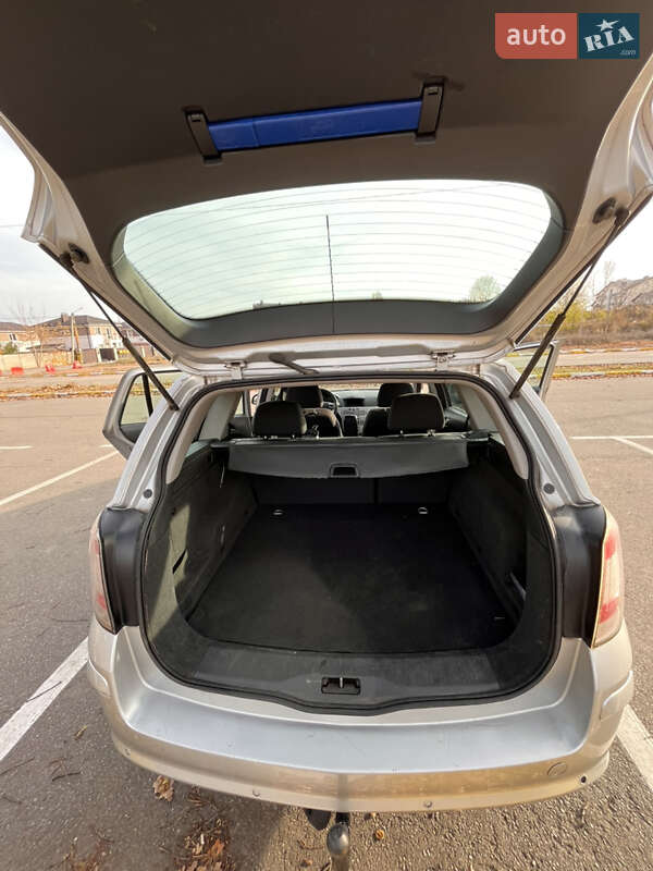 Універсал Opel Astra 2009 в Петропавлівській Борщагівці