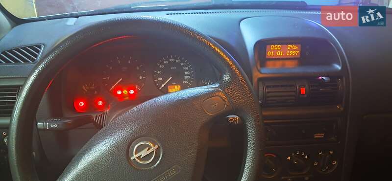 Седан Opel Astra 2000 в Киеве