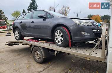 Универсал Opel Astra 2011 в Ровно