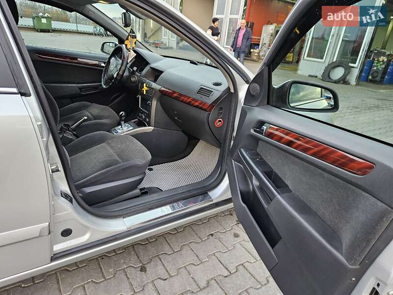 Хэтчбек Opel Astra 2004 в Черновцах фото 17 Хэтчбек Opel Astra 2004 в Черновцах