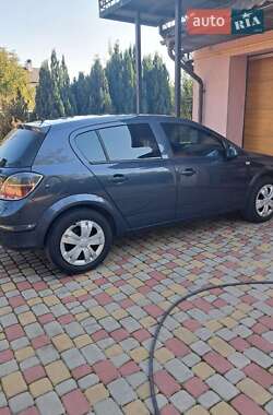 Хэтчбек Opel Astra 2011 в Луцке
