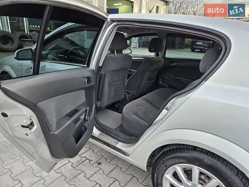 Хэтчбек Opel Astra 2004 в Черновцах фото 4 Хэтчбек Opel Astra 2004 в Черновцах