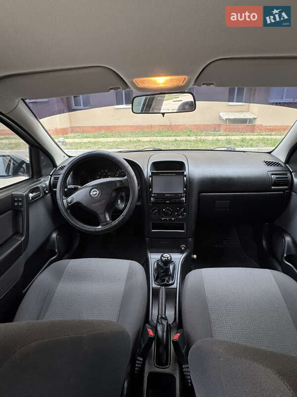 Седан Opel Astra 2008 в Сумах