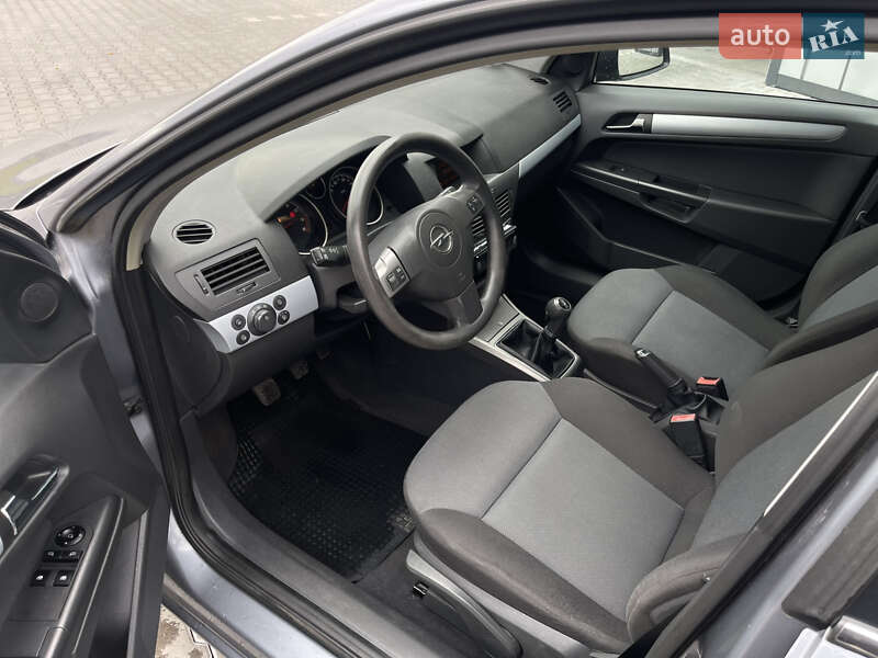 Універсал Opel Astra 2006 в Володимирі