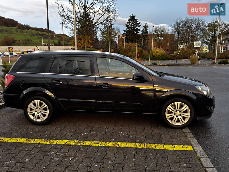 Универсал Opel Astra 2009 в Киеве