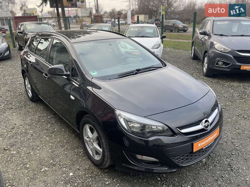 Універсал Opel Astra 2014 в Сумах