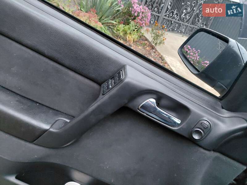 Седан Opel Astra 2002 в Черновцах