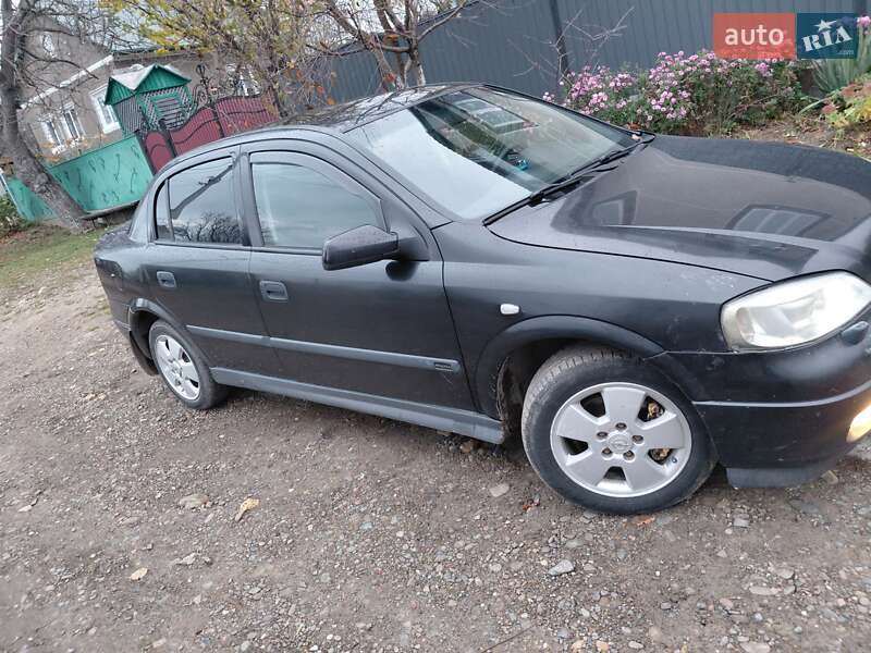 Седан Opel Astra 2002 в Черновцах