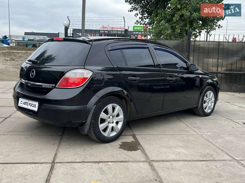 Хэтчбек Opel Astra 2005 в Киеве