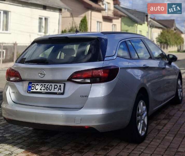 Универсал Opel Astra 2016 в Львове