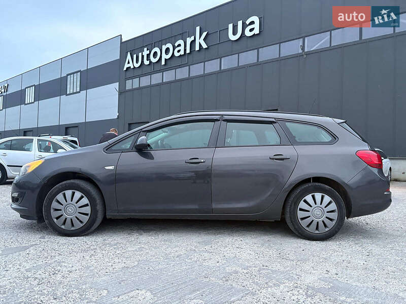 Универсал Opel Astra 2015 в Львове