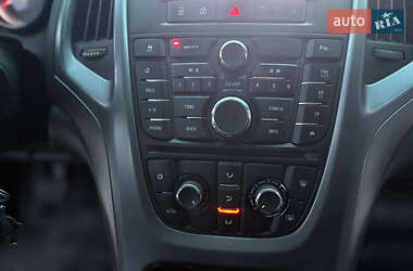 Універсал Opel Astra 2015 в Львові