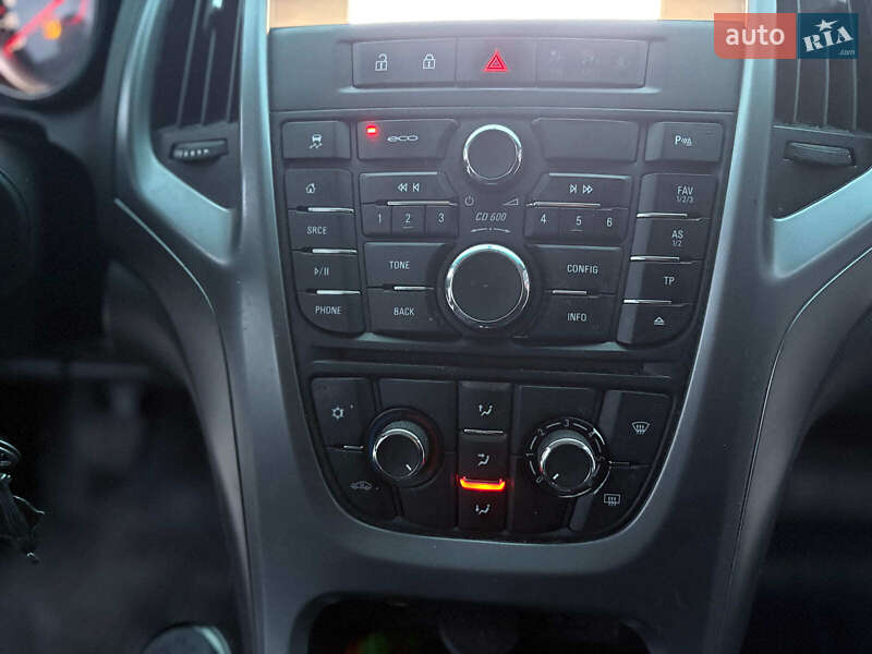 Универсал Opel Astra 2015 в Львове